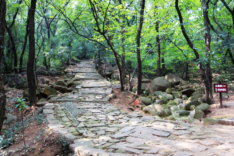 山间古道<